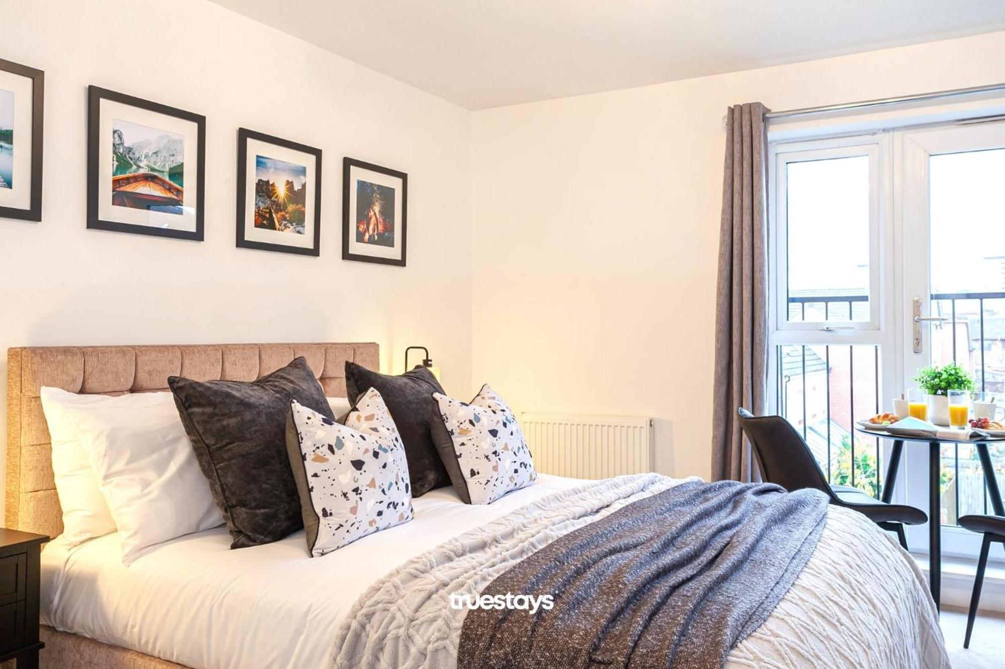Ambassador House By Truestays - Luxury 4 Bedroom House In Stoke-On-Trent Etruria Extérieur photo