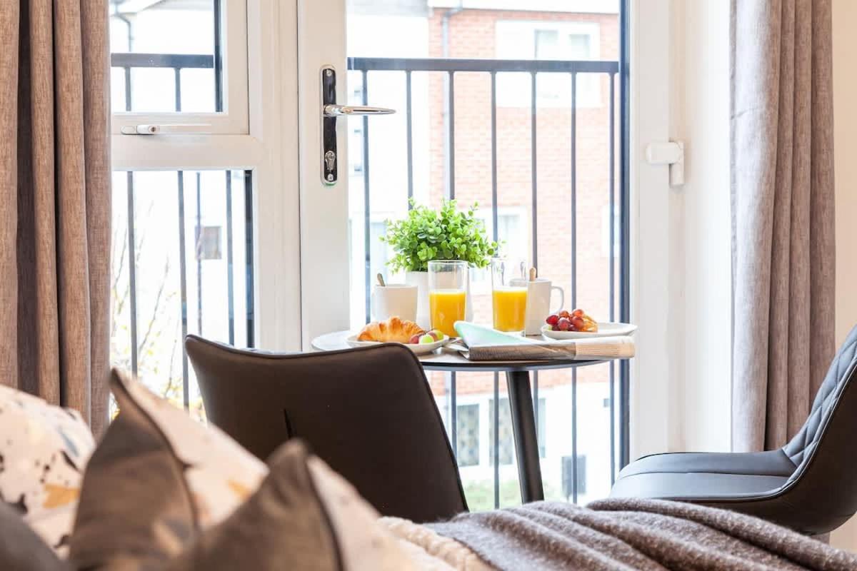 Ambassador House By Truestays - Luxury 4 Bedroom House In Stoke-On-Trent Etruria Extérieur photo
