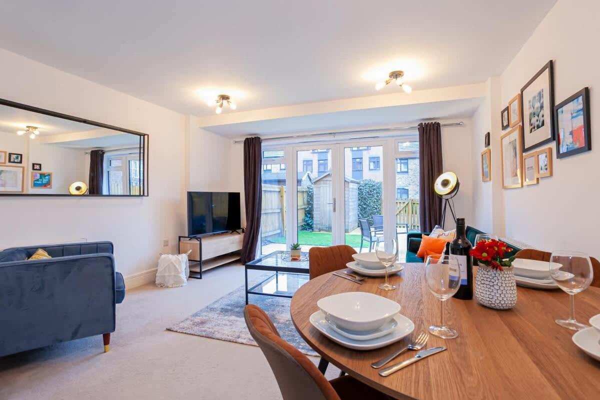 Ambassador House By Truestays - Luxury 4 Bedroom House In Stoke-On-Trent Etruria Extérieur photo