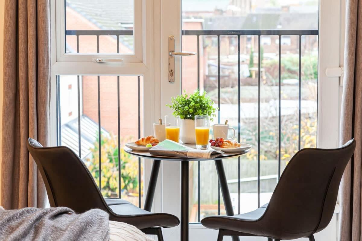 Ambassador House By Truestays - Luxury 4 Bedroom House In Stoke-On-Trent Etruria Extérieur photo